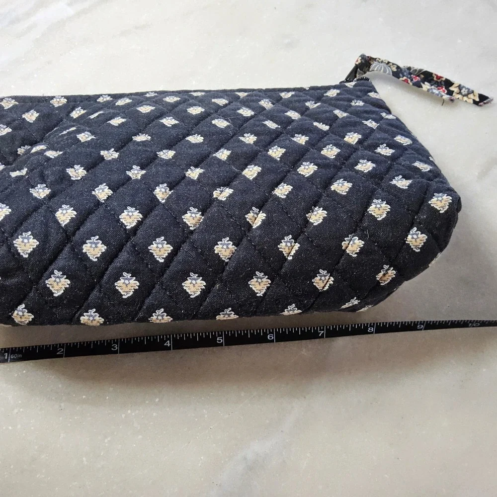 Vera‎ Bradley Quilted Wristlet Clutch Bag Black Floral Travel Cosmetic Makeup